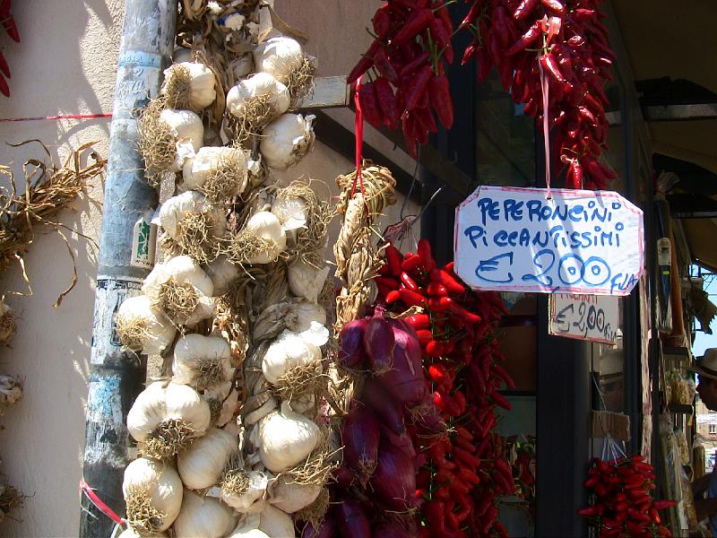 IMG_0832.jpg - TROPEA ONIONS AND PEPPERS